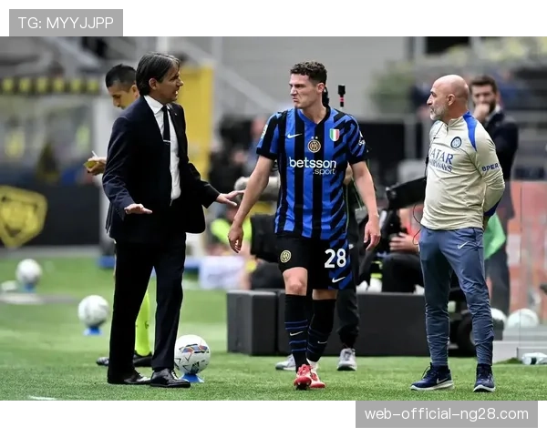 帕瓦尔攻守兼备提升国米边路 其传中与防守成欧冠亮点